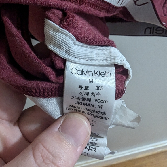 Calvin Klein sports bra size medium - Picture 3 of 3